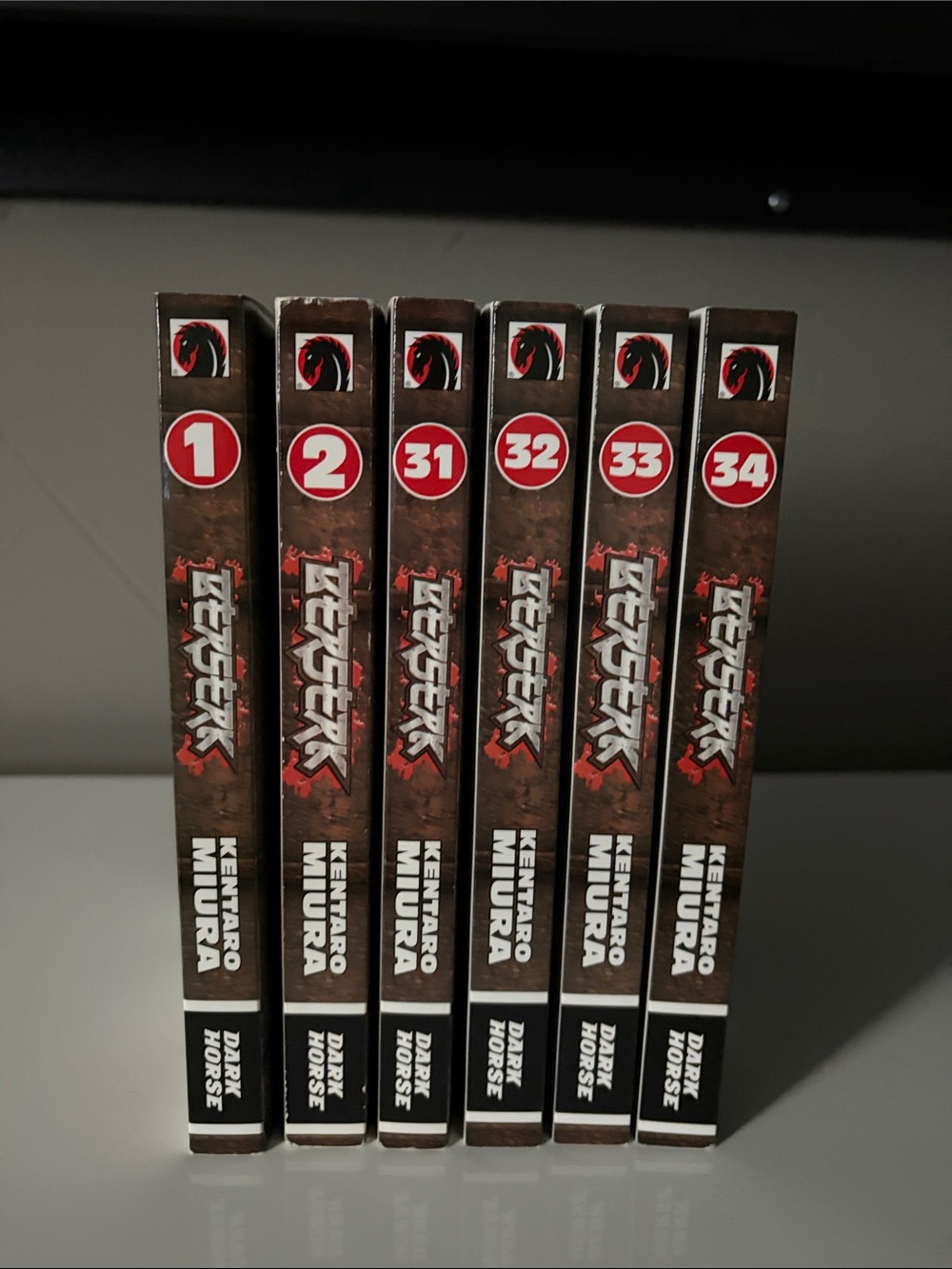 Kentaro Miura Berserk Volumes 1-2, 31-34 - Dark Horse (Brown)